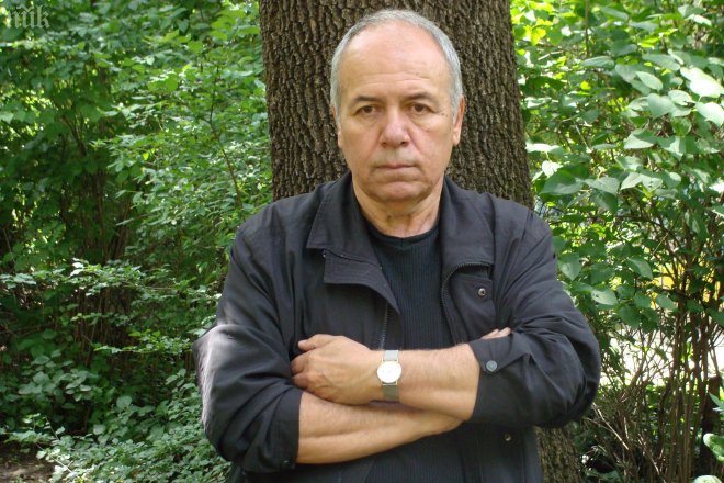 Поезия и проза за 70 години на Александър Томов