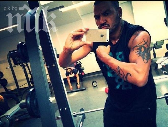 Кралят на попфолка Азис лъсна гол в мрежата! (снимка 16+)