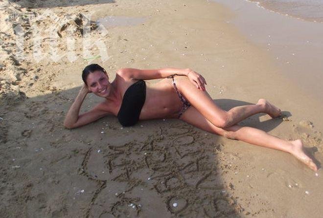 Черната Златка мята хилядарки да се бори с белезите, кожата й е нацепена