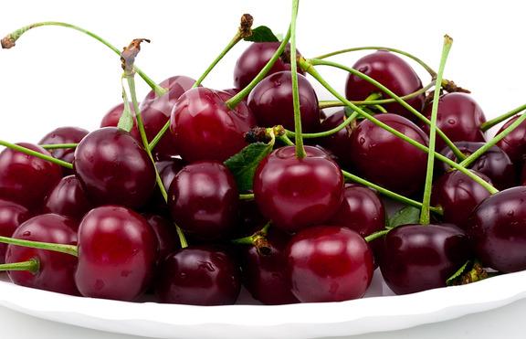 Болести плъзват по черешите заради дъжда