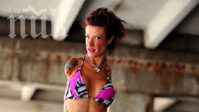 Удивително! Жена без ръце се гримира с краката си като професионалист