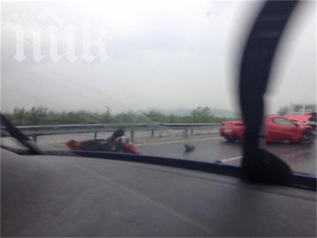 Ферари катастрофира на магистрала Тракия (снимки)