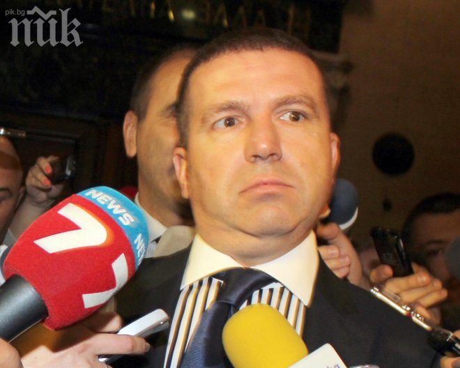 Адвокат Менков сензационно пред ПИК: Присъдата срещу Цветанов е била написана предварително! (обновена)