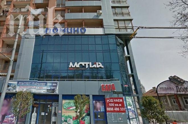 Американката, която полетя от 8-я етаж в Бургас, често се карала със съпруга си