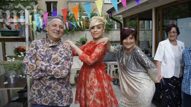 Бате Енчо изпрати абитуриентка (снимка)
