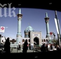 Силна пясъчна буря връхлетя иранската столица Техеран