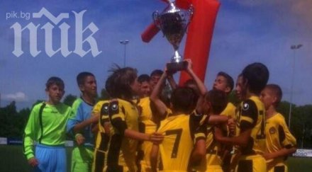 децата ботев пловдив родени 2001 спечелиха престижен турнир холандия