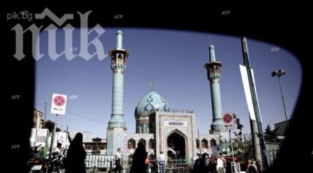 силна пясъчна буря връхлетя иранската столица техеран