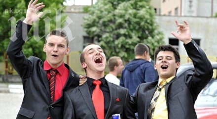 абитуриент без бал години