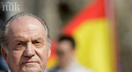 испанският крал хуан карлос абдикира трона