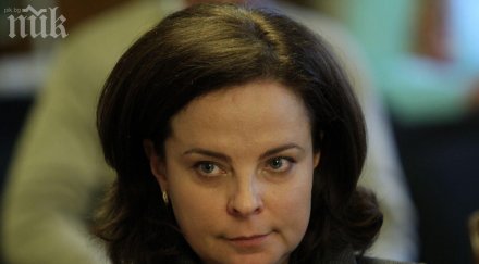 служители спешна помощ отиват среща министър андреева