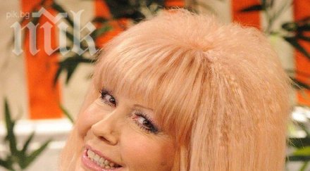 петя буюклиева пръска пачки магии