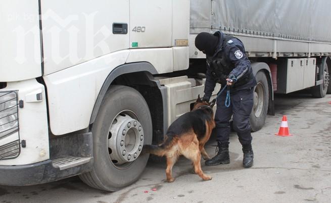 Задържаха над 55 хил. фалшиви артикула на митницата в Пловдив