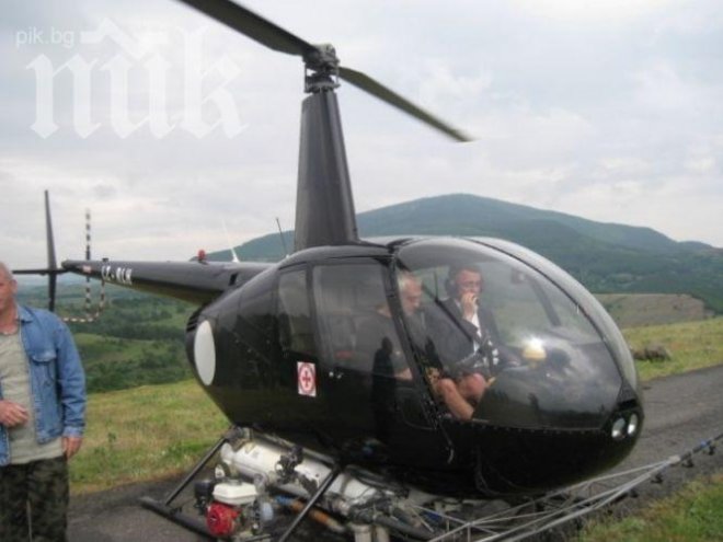 Кметът на Кърджали подкара вертолет срещу мароканските скакалци