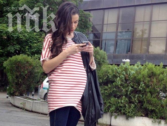 Бременната Диляна Попова продължава да пази диета, отиде на парти без Блатечки