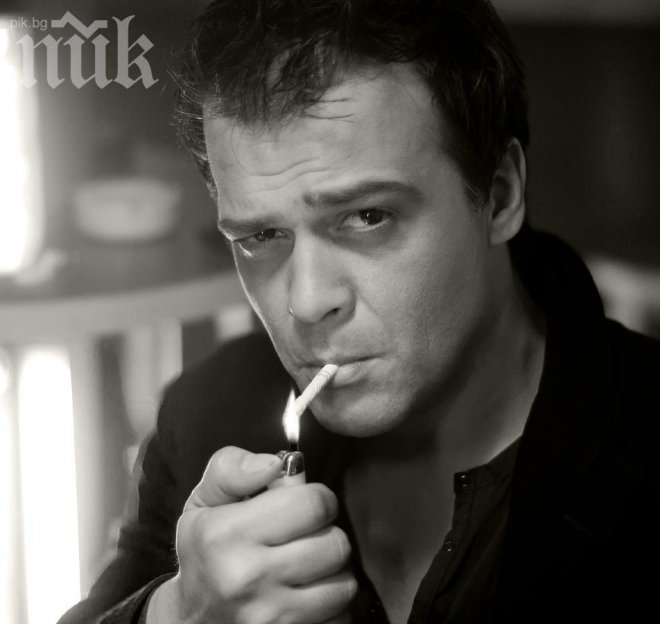 Актьорът Симеон Лютаков представи изложба с авторски снимки от Сахара