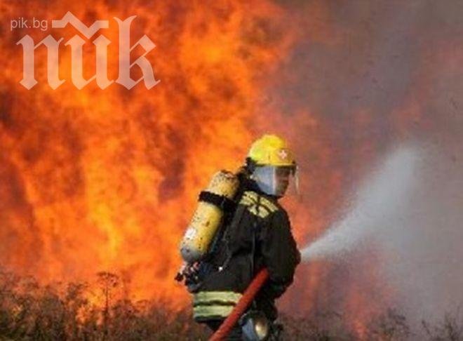 Запали се химически склад край Русе, няма опасност за населението 