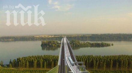 първият товарен влак премина дунав мост