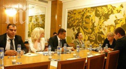 комисията анти плевнелиев стартира дейността незаконно липса кворум