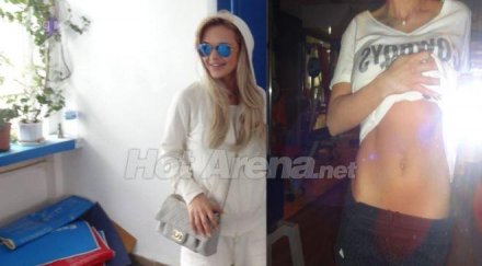 мара отварачката показа корема работя плочки бебе