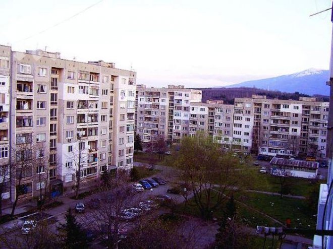 Амнистия за остъклените балкони на панелките
