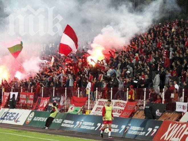 Сектор Г е в ръцете на Петър Манджуков