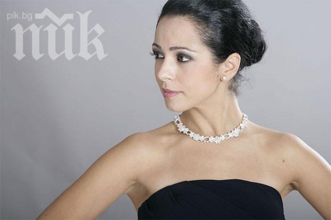 Елена Петрова ревна за Яворов на сцената
