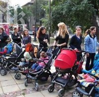 Пловдивски майки с колички поведоха шествието в памет на Паоло