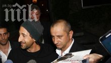 Първо в ПИК! Супер звездата Ейдриън Броуди кацна в София, чакаме Салма Хайек (снимки)
