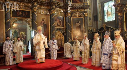 православната църква чества петдесетница юни