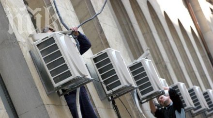 криза вече крадат климатиците външните стени