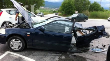 зверска катастрофа пловдивския бевърли хилс форд заби 150 хонда