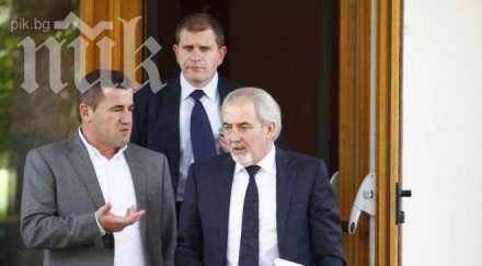 очаква тежката дума лютви местан съдбата правителството лидерът дпс държи ръцете съдбата кабинета