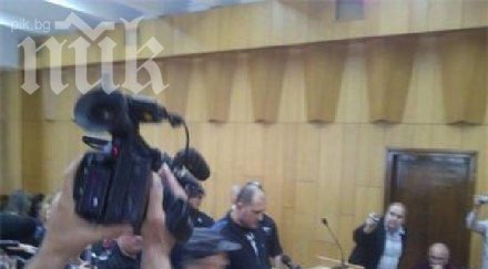 прекъснаха делото сапунджиев имало риск оглушее