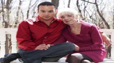 извратено млад мъж хвана годишно гадже