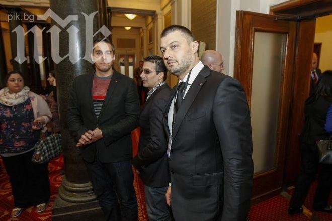 Бареков: Само аз мога да изляза в равен двубой с Борисов