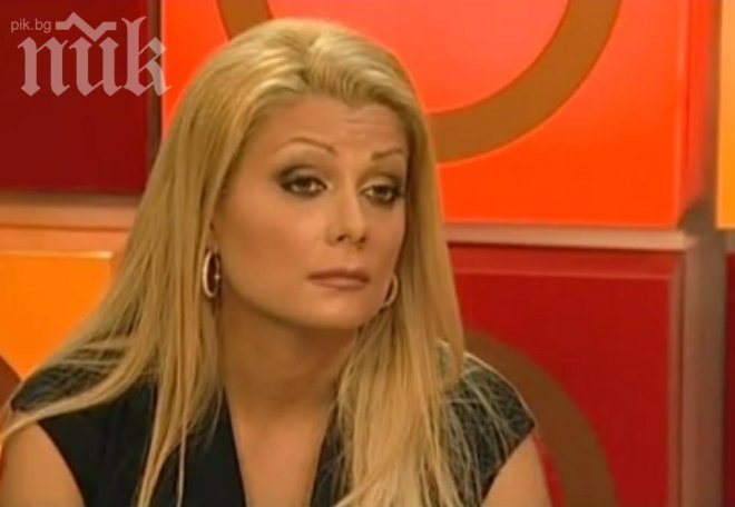 Ужас! Къщата на Венета Райкова окупирана от цигани
