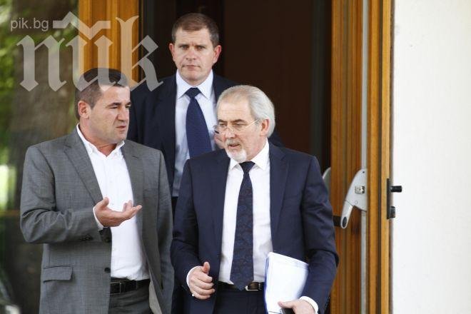 Очаква се тежката дума на Лютви Местан за съдбата на правителството! Лидерът на ДПС държи в ръцете си съдбата на кабинета
