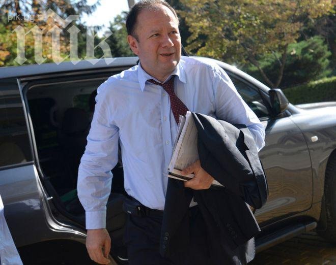 Разкритие на ПИК! Председателят на парламента Михаил Миков - рецидивист на пътя! 