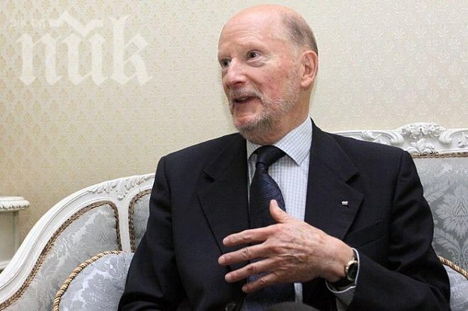 По последен писък на модата: И царят си направи селфи! (снимка)