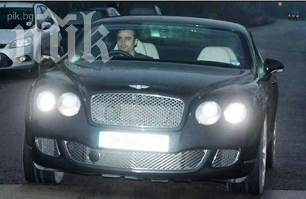 Димитър Бербатов върти волана на „Бентли Континентал GT” за 200 бона (снимки)