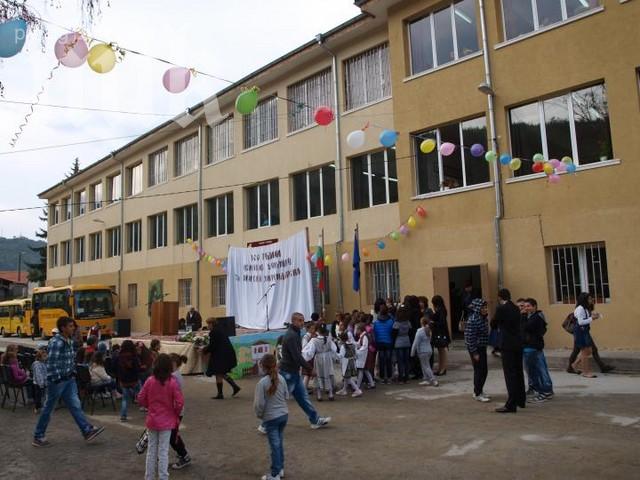 Само отличници влизат в гимназия