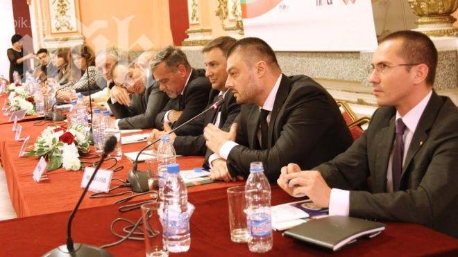 Местан и Орешарски в завера зад гърба на Станишев, разкри Бареков