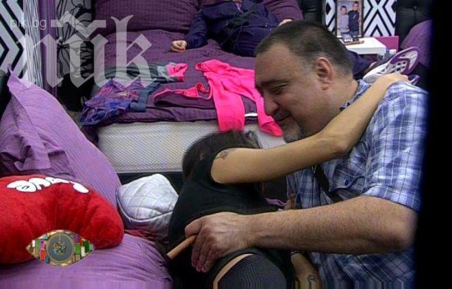 Павел Чернев гасне по Лияна, не спал нощем в мисли по певицата