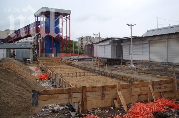 Пазарът в Димитровград полага основи за 5 павилиона. Търговците ще ги строят сами