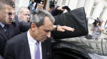 пик изненадваща развръзка орешарски отчаян опит спаси достойнството сопна станишев отказа бичуват пленума бсп