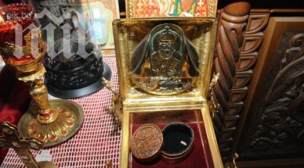 открадната мощите николай чудотворец