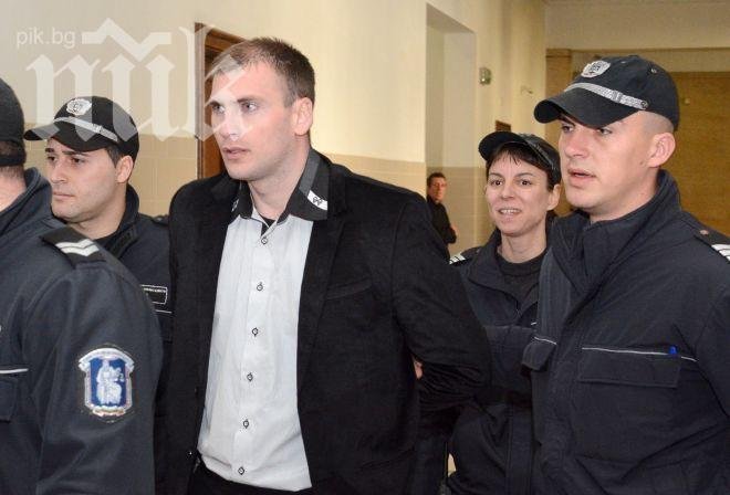 Нападателят на Доган отново става студент