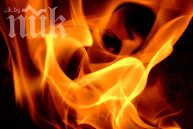 Пиромани подпалиха апартамент и коли в София
