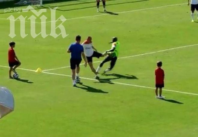Бой на тренировката на Холандия (видео)